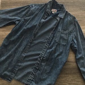 Men’s long sleeved denim shirt - size Medium